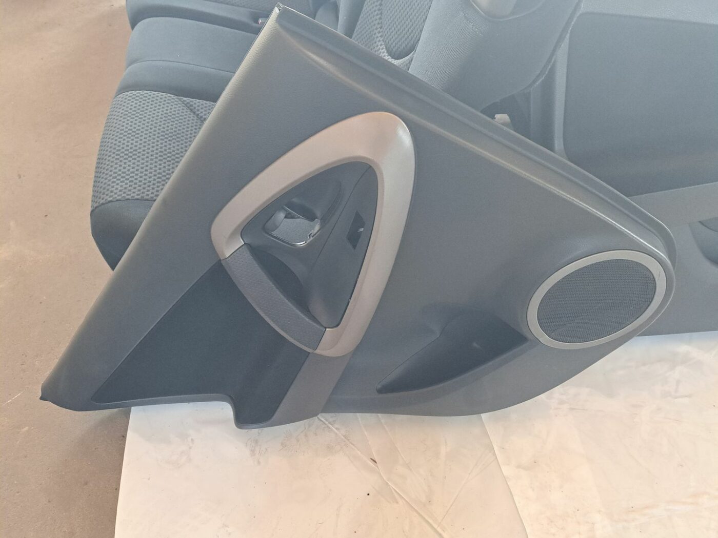 Sēdekļu komplekts priekš TOYOTA RAV 4 2006 19 Sēdekļu komplekts priekš TOYOTA RAV 4 2006