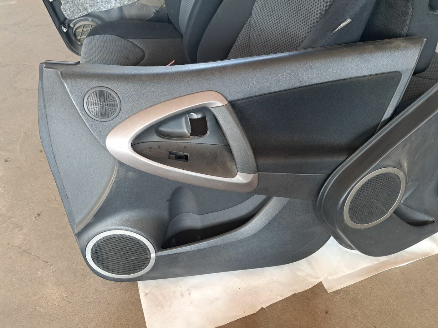 Sēdekļu komplekts priekš TOYOTA RAV 4 2006 15 Sēdekļu komplekts priekš TOYOTA RAV 4 2006