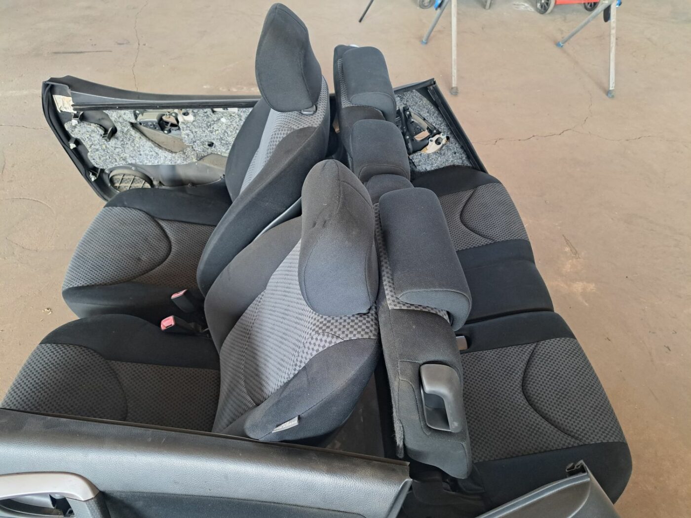 Sēdekļu komplekts priekš TOYOTA RAV 4 2006 13 Sēdekļu komplekts priekš TOYOTA RAV 4 2006