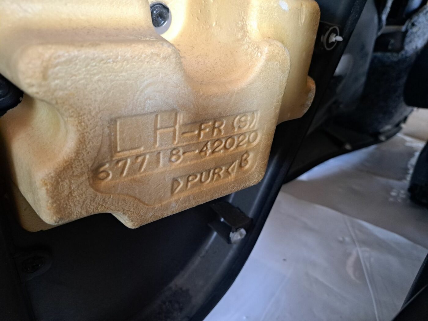 Sēdekļu komplekts priekš TOYOTA RAV 4 2006 12 Sēdekļu komplekts priekš TOYOTA RAV 4 2006