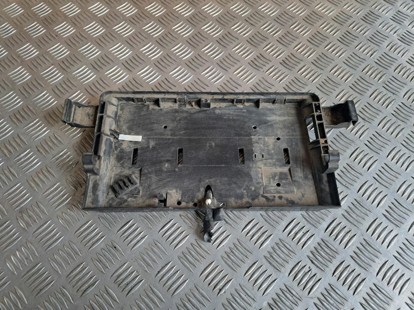 Kronšteins sēdekļa relejam priekš BMW 525 E60 2004 BLACK