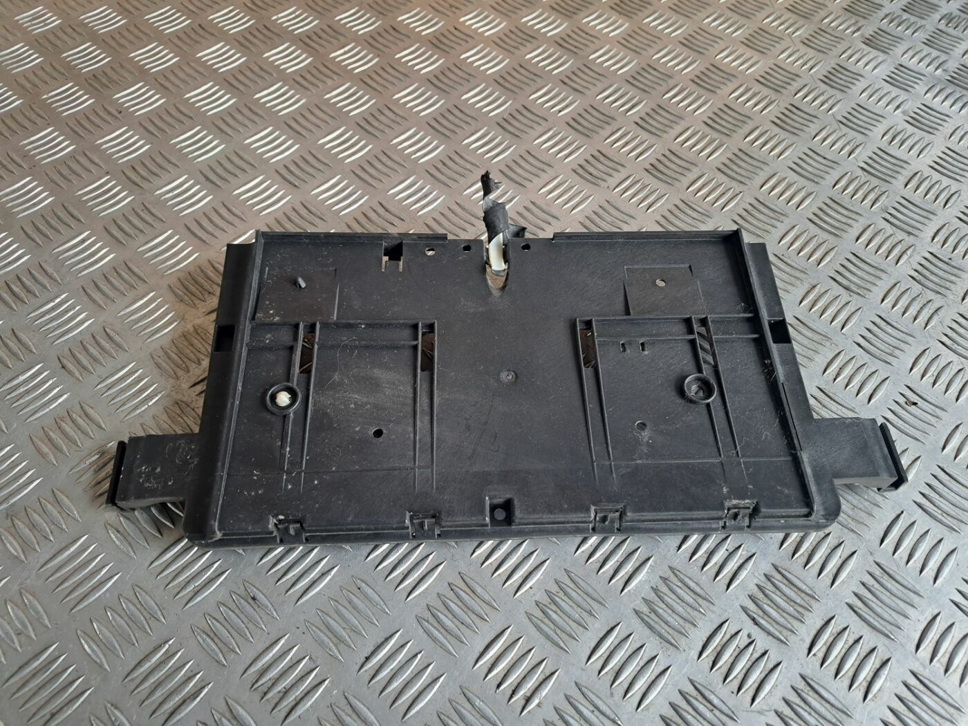 Kronšteins sēdekļa relejam priekš BMW 525 E60 2004 BLACK