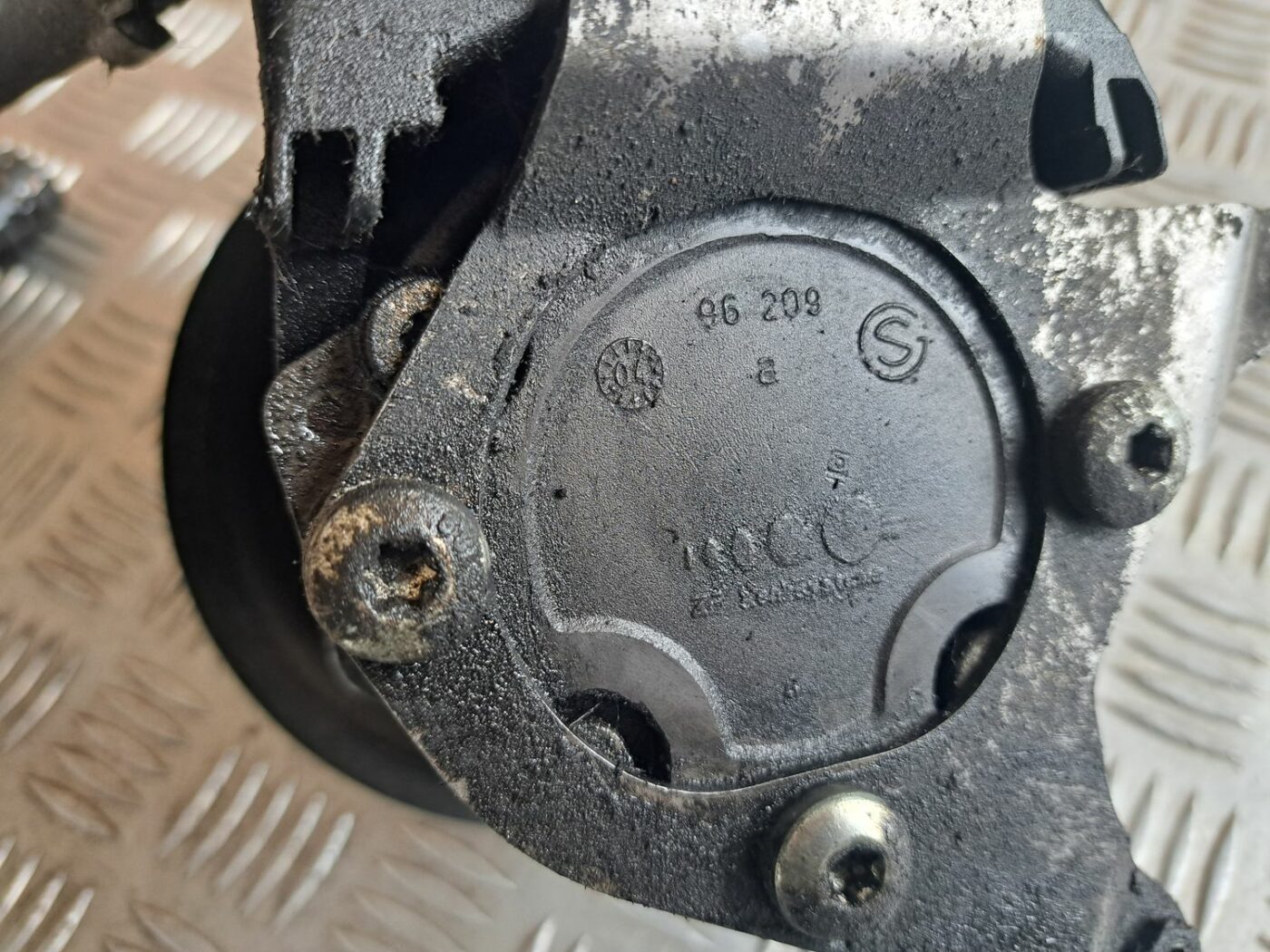 Hidrauliskais pastiprinātājs priekš BMW 525 E60 2004 BLACK