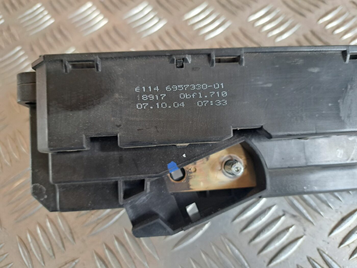 Drošinātāju bloks priekš BMW 525 E60 2004 BLACK 4 Drošinātāju bloks priekš BMW 525 E60 2004 BLACK