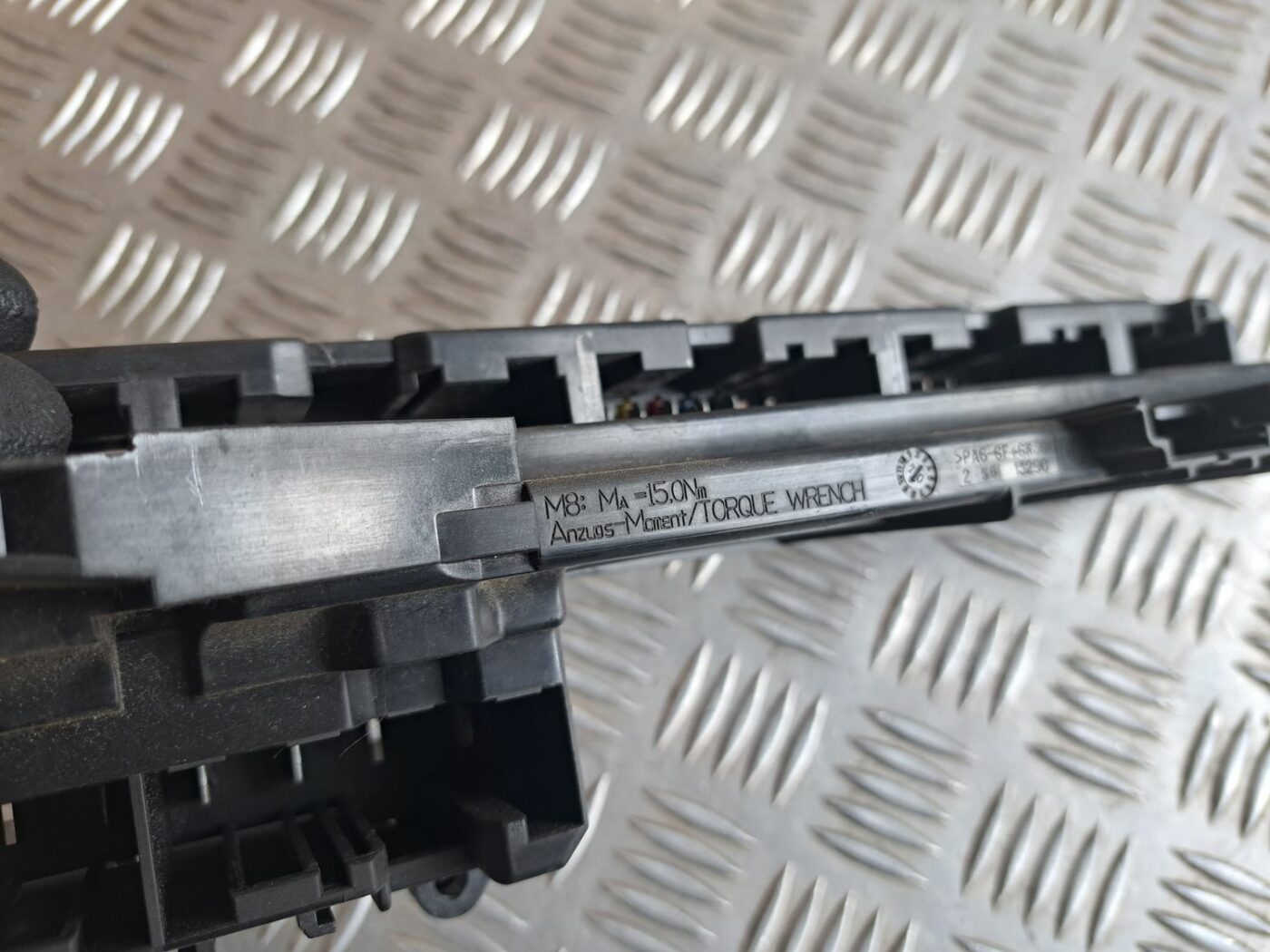 Drošinātāju bloks priekš BMW 525 E60 2004 BLACK 3 Drošinātāju bloks priekš BMW 525 E60 2004 BLACK