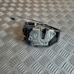 Priekšējo labo durvju slēdzene priekš BMW 525 E60 2004 BLACK