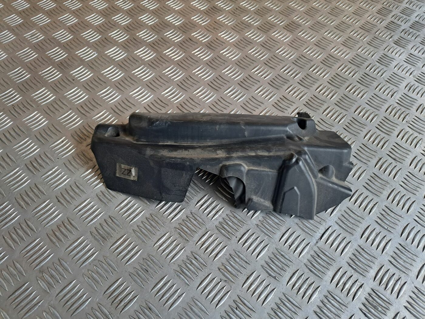 Dzinēja aizsargdaļas priekš BMW 525 E60 2004 BLACK