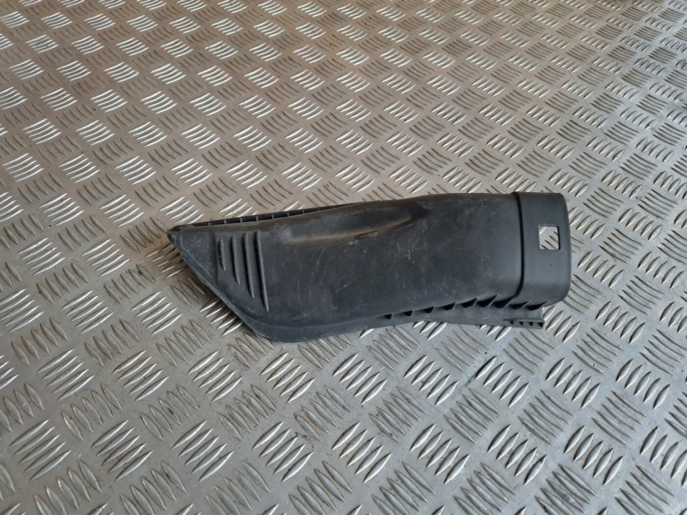 Gaisa filtra korpusa vāks priekš BMW 525 E60 2004 BLACK