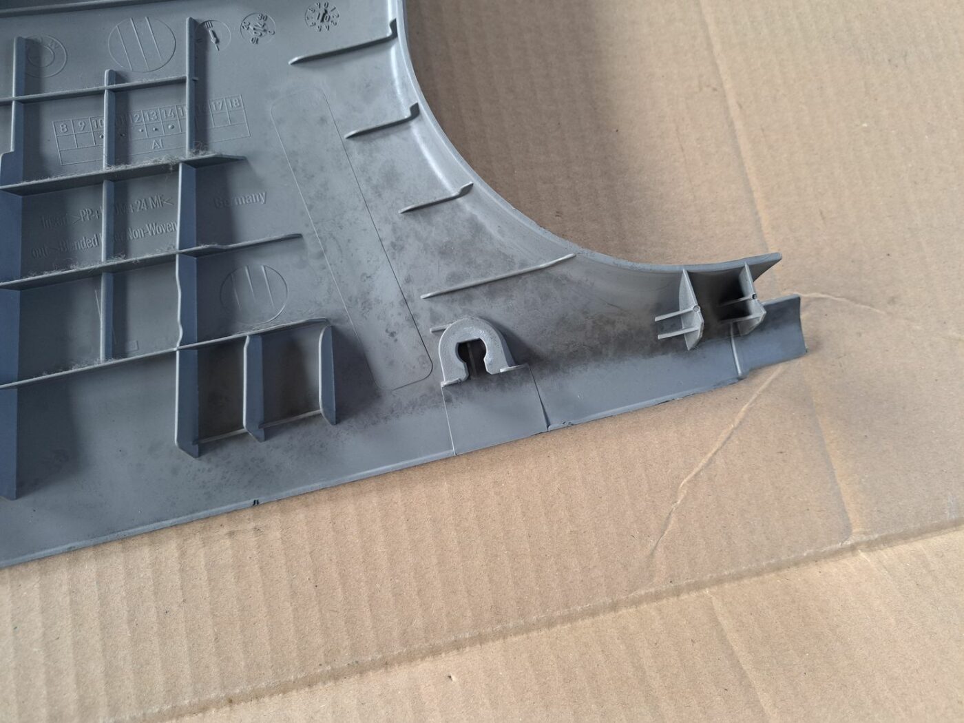 Vidējas salona statnes apdare priekš BMW 525 E60 2004 BLACK