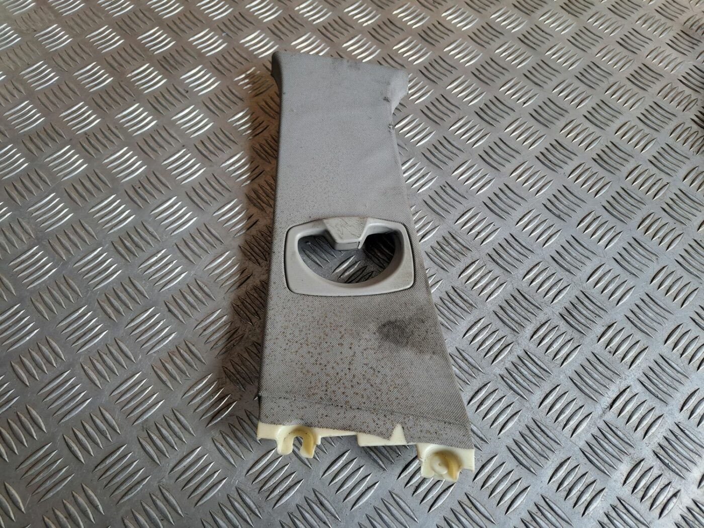 Vidējas salona statnes apdare priekš BMW 525 E60 2004 BLACK 1 Vidējas salona statnes apdare priekš BMW 525 E60 2004 BLACK