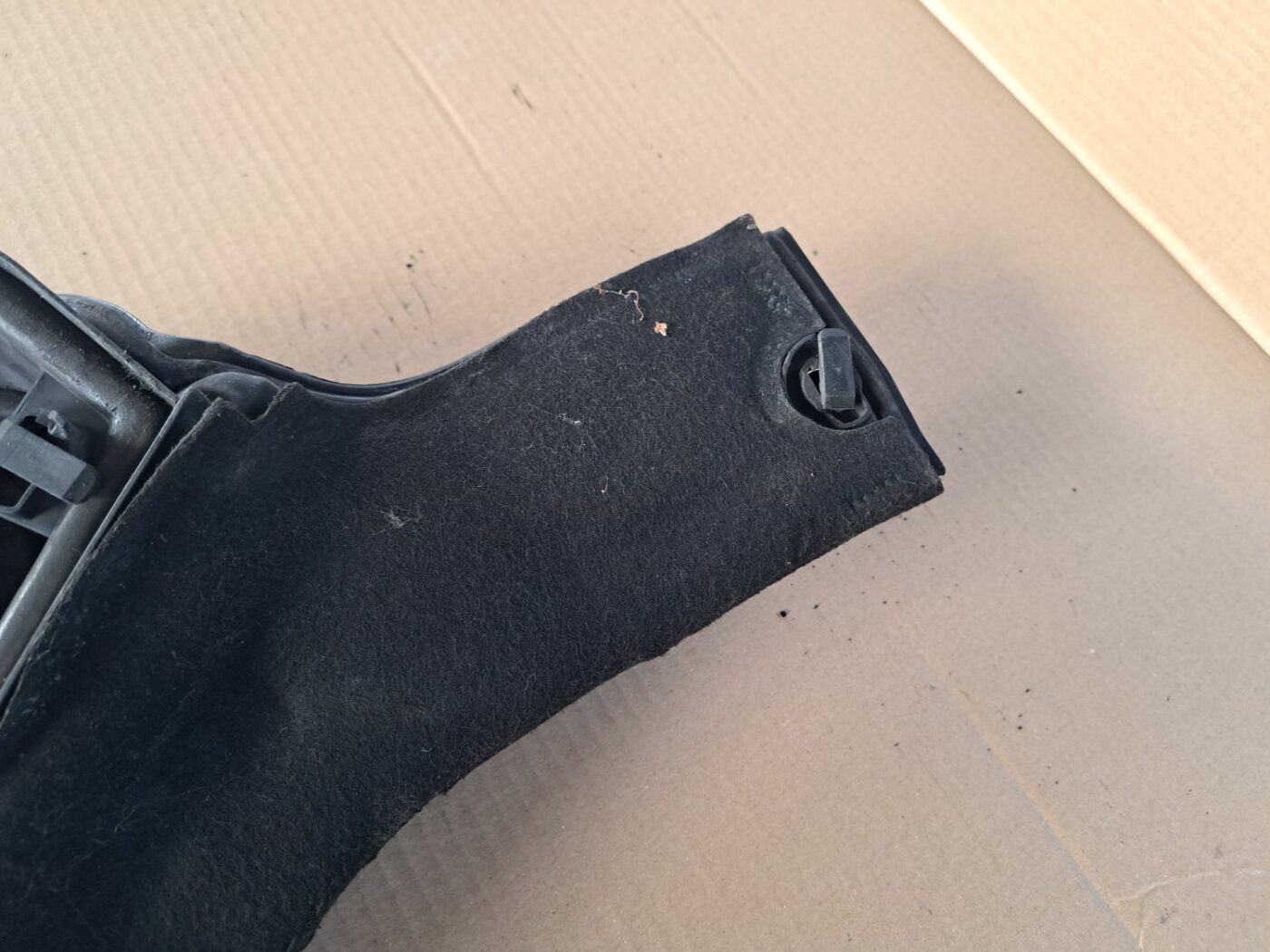 Salona gaisa filtra korpusa vāks priekš BMW 525 E60 2004 BLACK