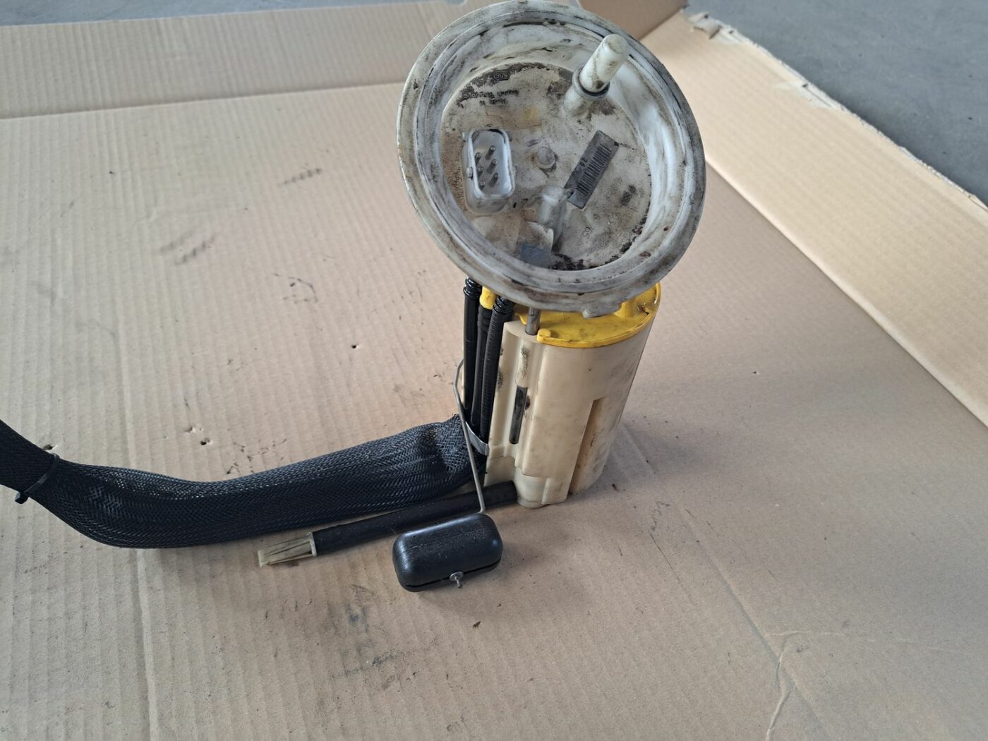 Degvielas tvertnes sūknis priekš BMW 525 E60 2004 BLACK