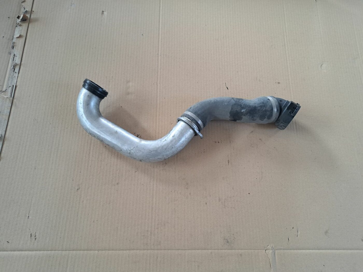 Interkulera caurule priekš BMW 525 E60 2004 BLACK