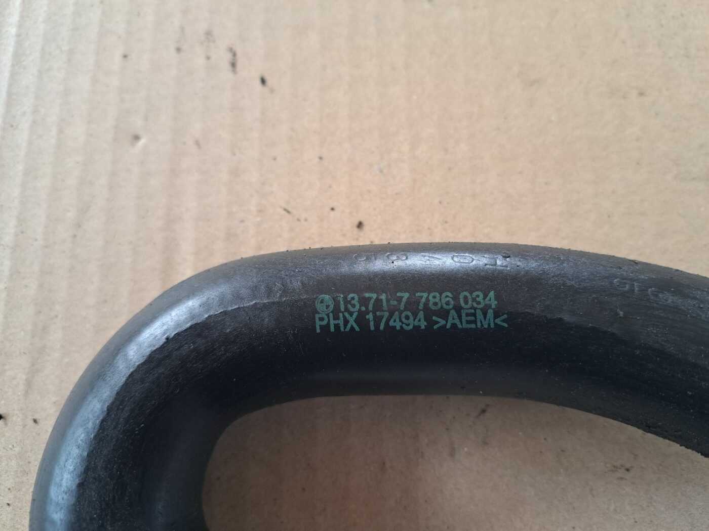 Dzesēšanas caurule priekš BMW 525 E60 2004 BLACK 2 Dzesēšanas caurule priekš BMW 525 E60 2004 BLACK