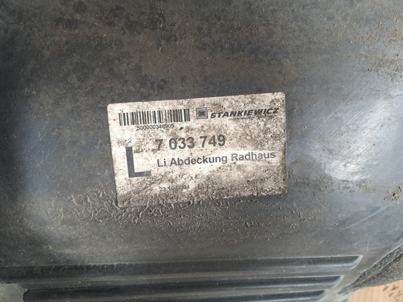 Priekšējais kreisais paspārns priekš BMW 525 E60 2004 BLACK 2 Priekšējais kreisais paspārns priekš BMW 525 E60 2004 BLACK