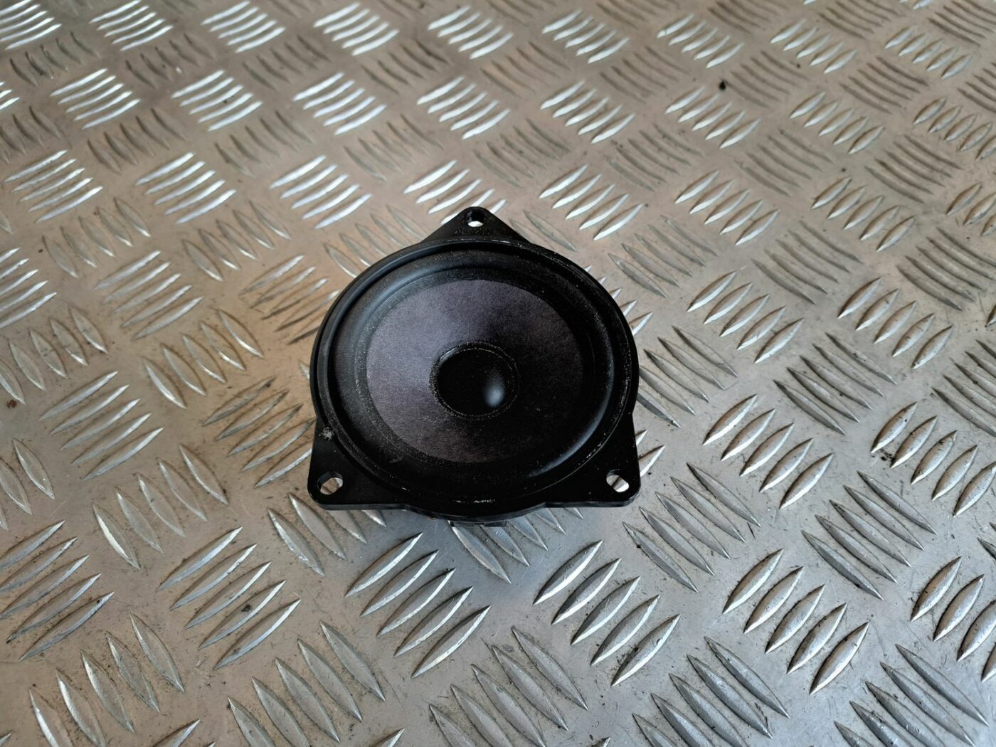 Durvju skaļrunis, apakšā priekš BMW 525 E60 2004 BLACK