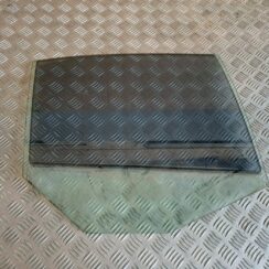 Aizmugurējo labo durvju stikls priekš BMW 525 E60 2004 BLACK