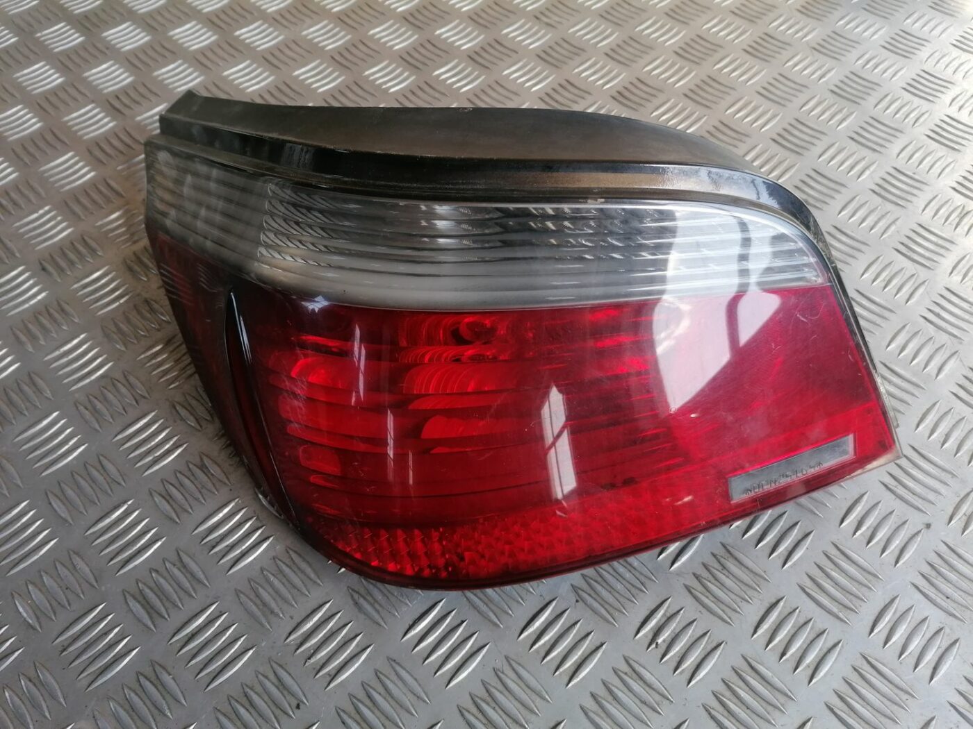 Aizmugurējais kreisais lukturis priekš BMW 525 E60 2004 BLACK 2 Aizmugurējais kreisais lukturis priekš BMW 525 E60 2004 BLACK