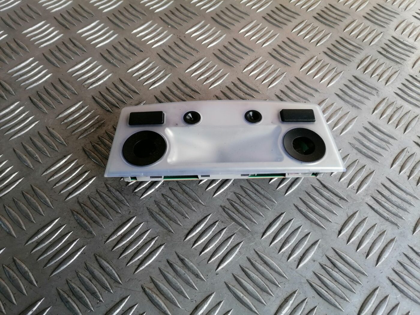 Aizmugurējo sēdvietu apgaismojums priekš BMW 525 E60 2004 BLACK 2 Aizmugurējo sēdvietu apgaismojums priekš BMW 525 E60 2004 BLACK