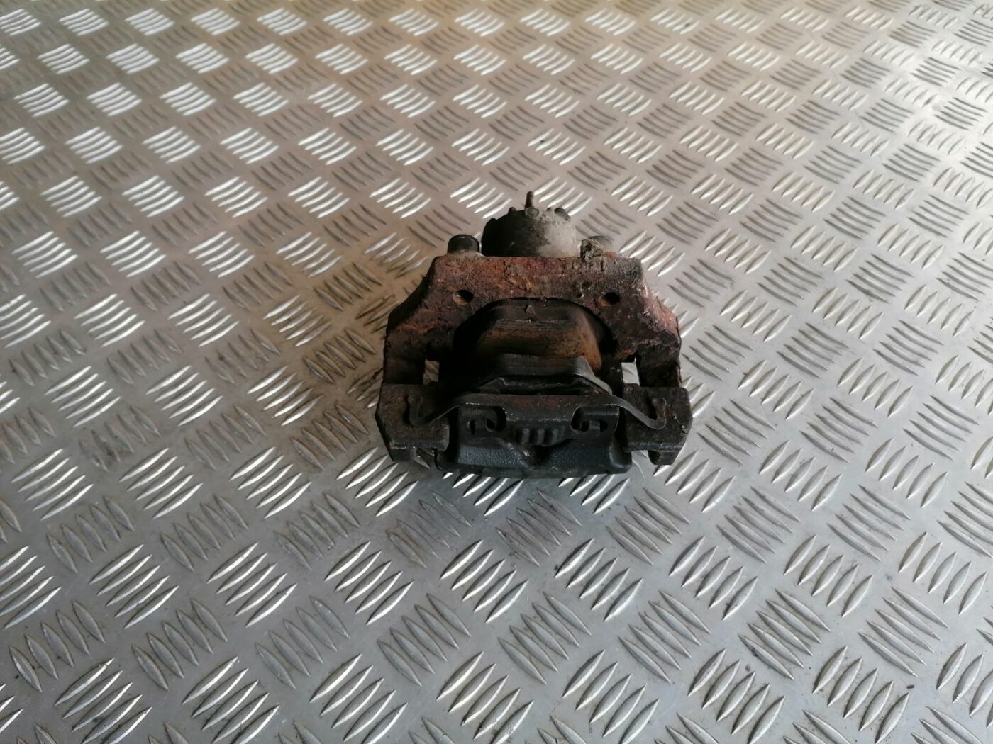 Priekšējais labais suports priekš BMW 525 E60 2004 BLACK