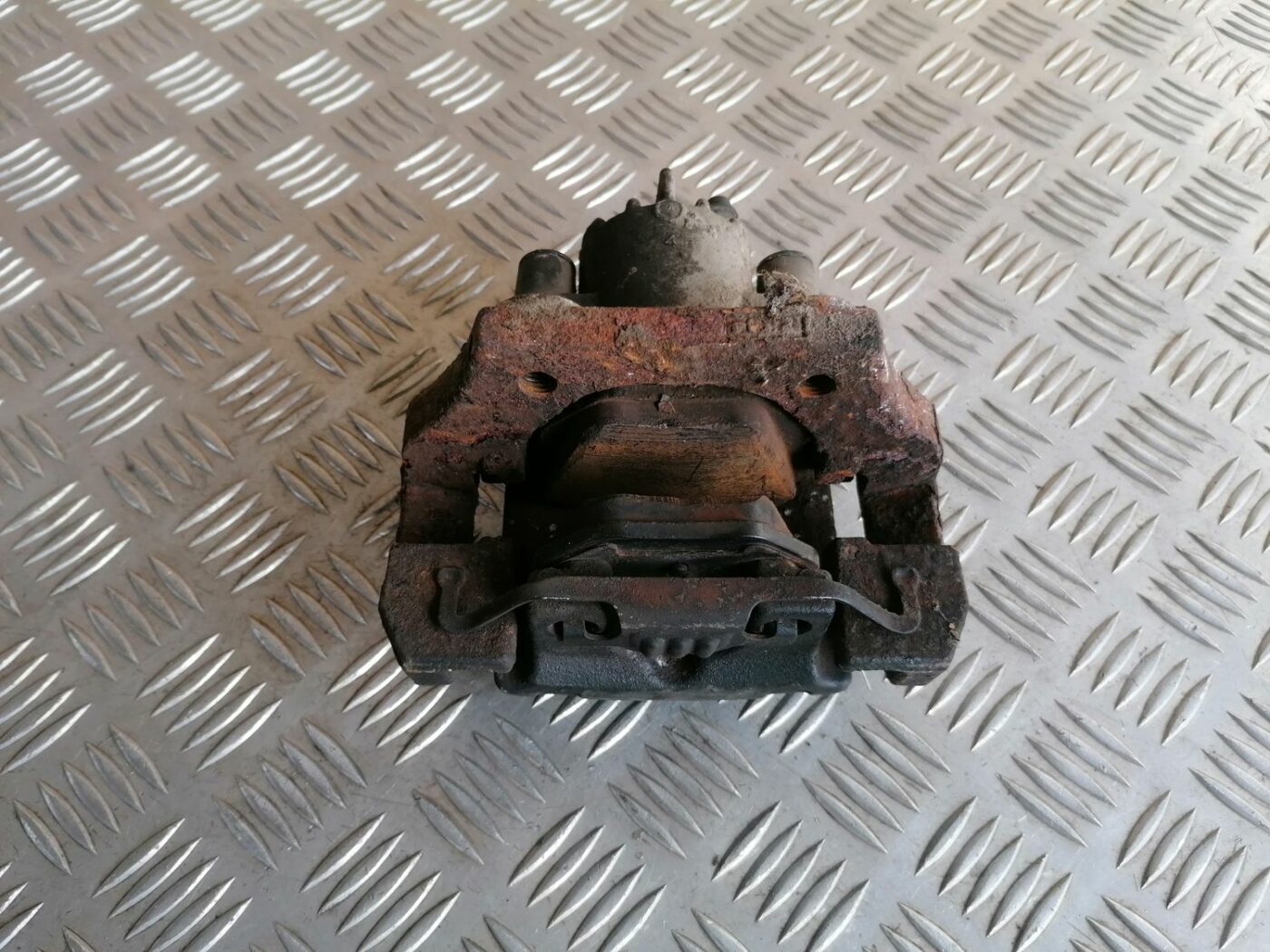 Priekšējais labais suports priekš BMW 525 E60 2004 BLACK