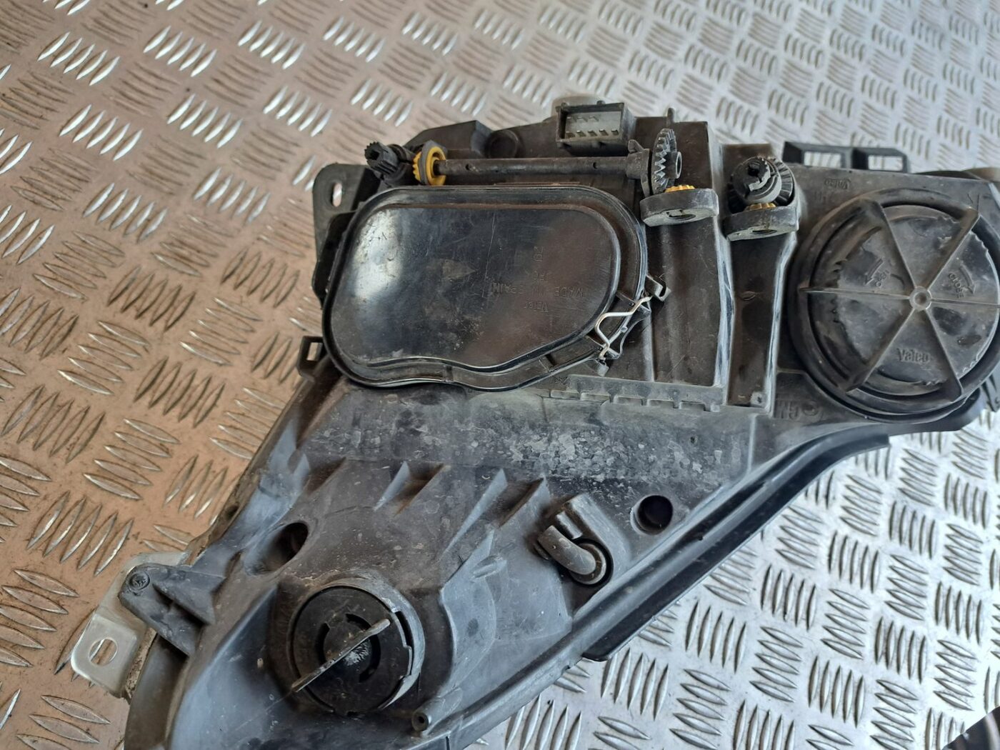 Priekšējais labais lukturis priekš OPEL CORSA 2007 9 Priekšējais labais lukturis priekš OPEL CORSA 2007