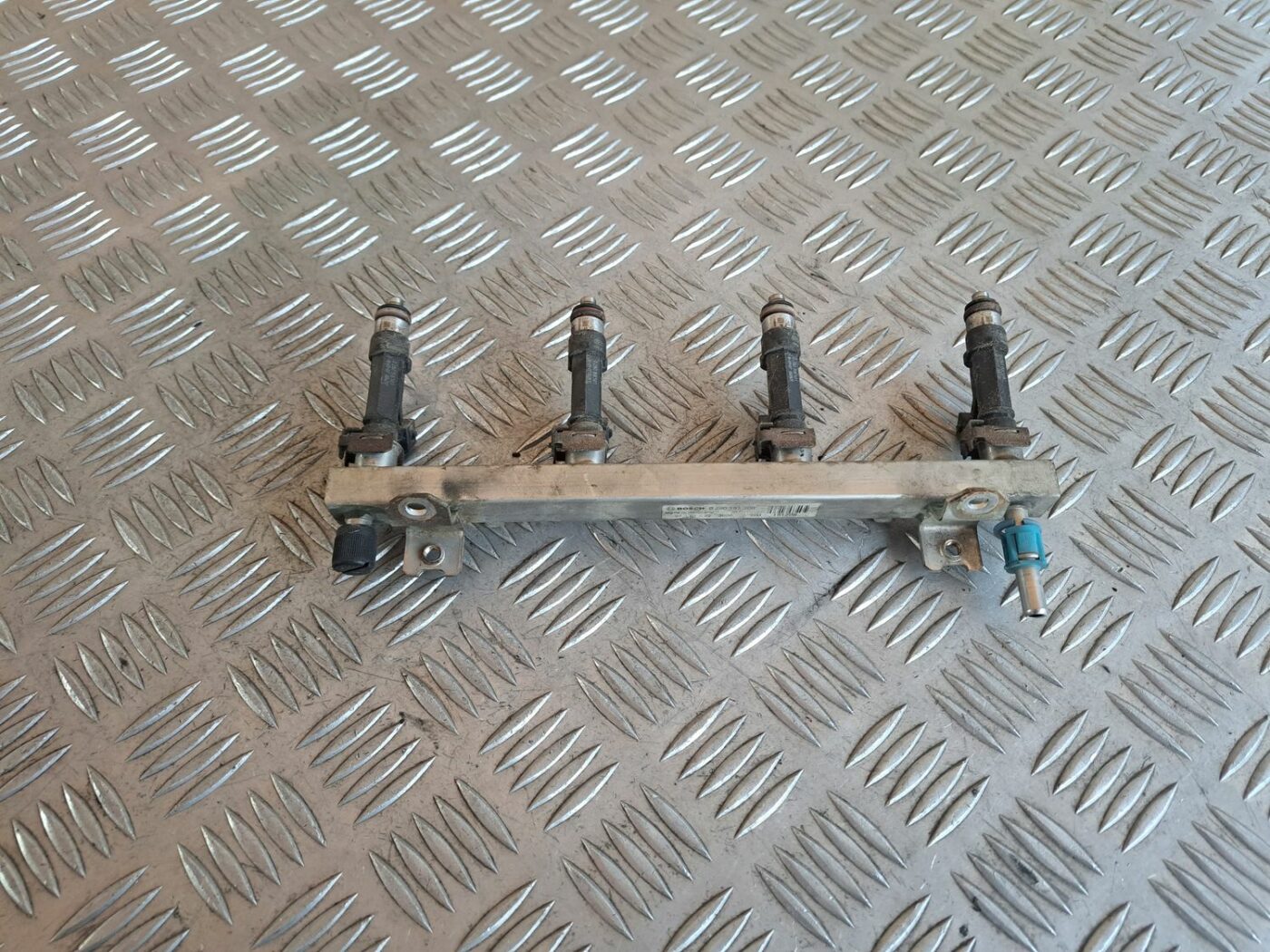 Degvielas sadales caurule priekš OPEL CORSA 2007 1 Degvielas sadales caurule priekš OPEL CORSA 2007