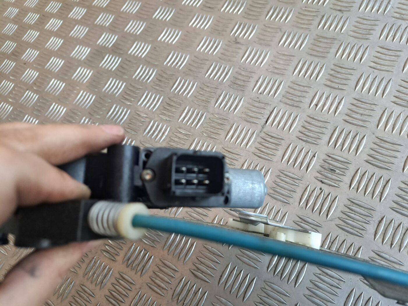 Stikla pacelšanas mehānisms priekšējais kreisais priekš OPEL CORSA 2007