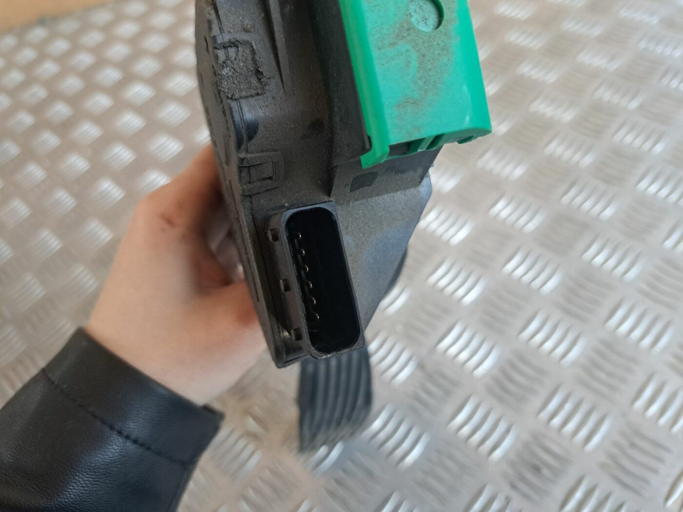 Gāzes pedālis priekš OPEL CORSA 2007 3 Gāzes pedālis priekš OPEL CORSA 2007