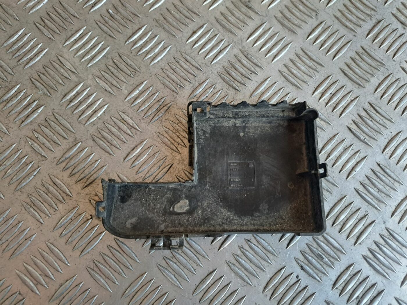 Drošinātāju kārbas korpusa vāks priekš OPEL CORSA 2007