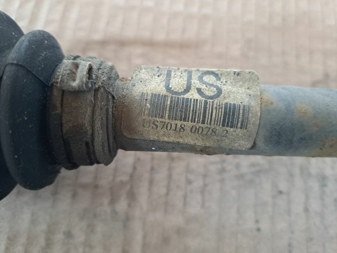 Pusass priekšējā kreisā priekš OPEL CORSA 2007 4 Pusass priekšējā kreisā priekš OPEL CORSA 2007