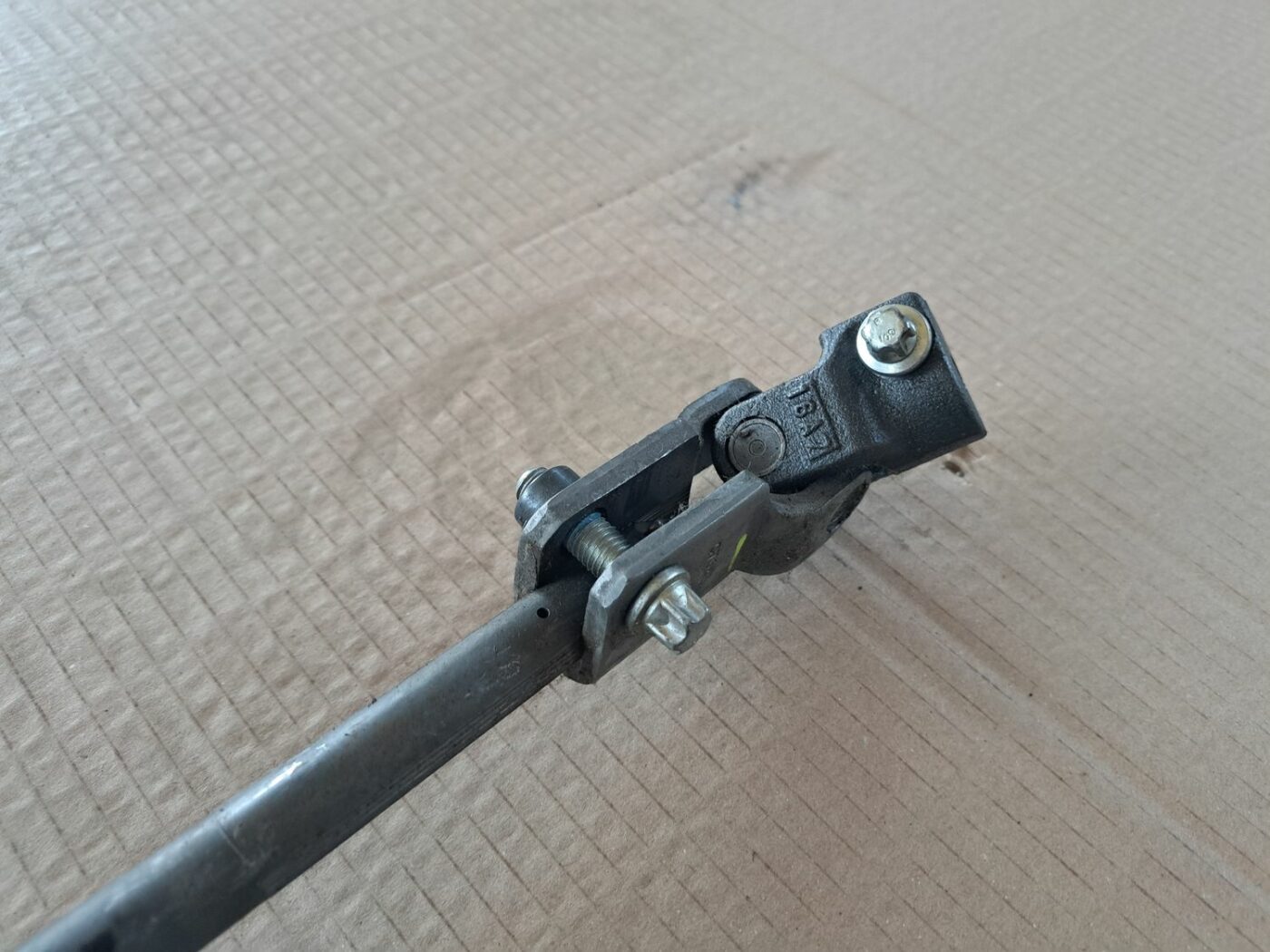 Stūres statnes kardāns priekš OPEL CORSA 2007