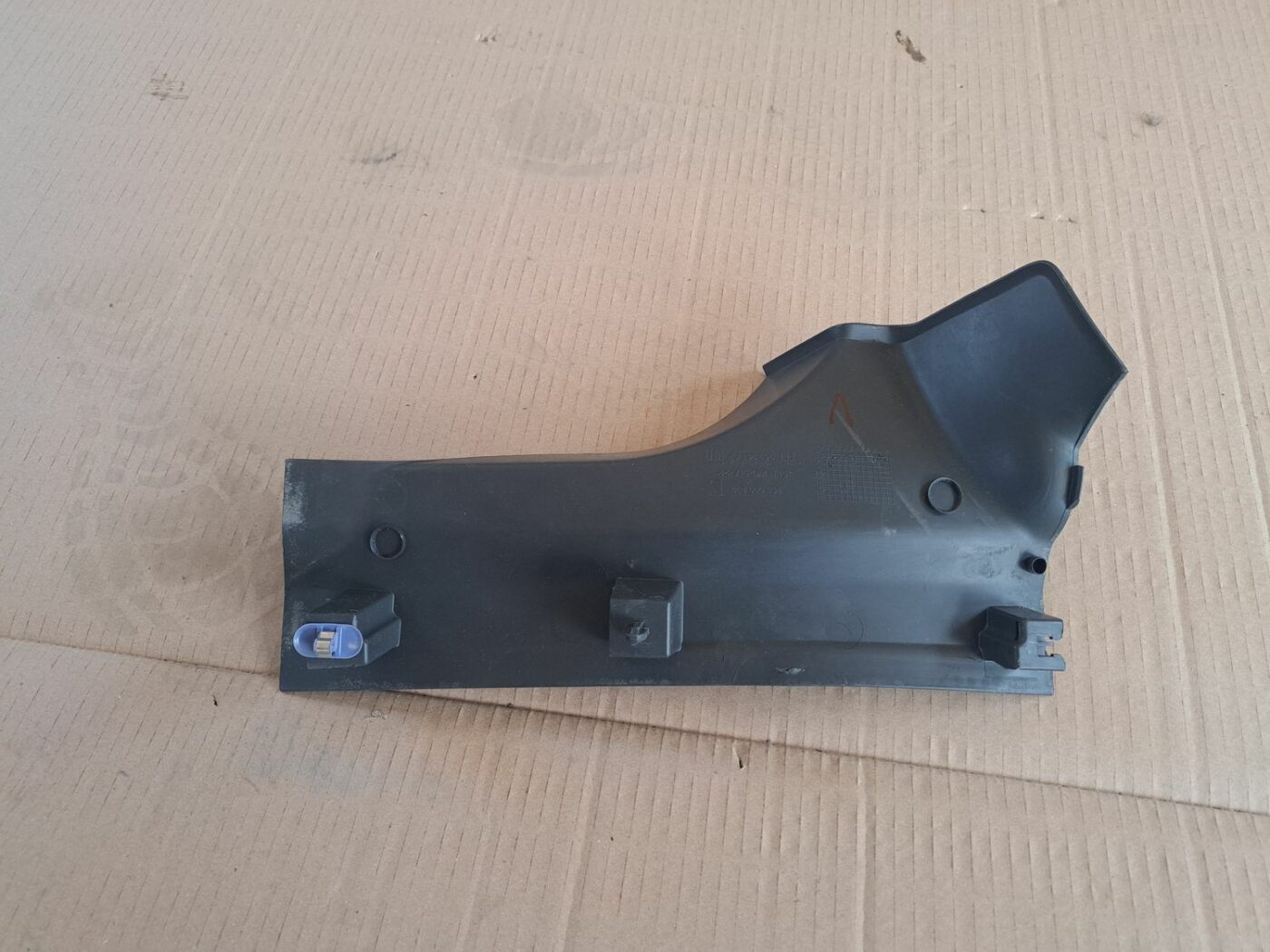 Sliekšņa aizmugurēja kreisa uzlika (salonā) priekš OPEL CORSA 2007 2 Sliekšņa aizmugurēja kreisa uzlika (salonā) priekš OPEL CORSA 2007