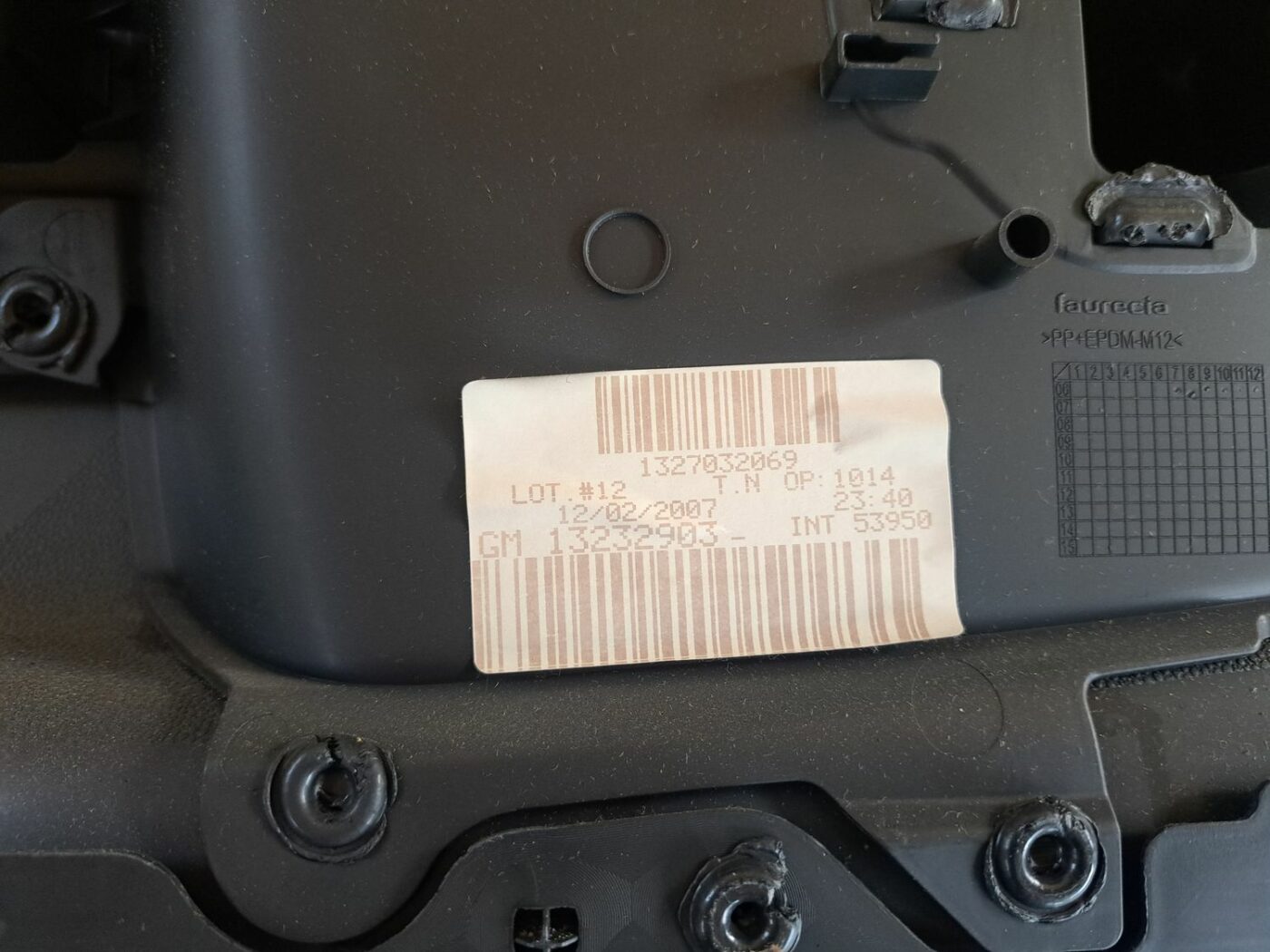 Priekšējo labo durvju apdare priekš OPEL CORSA 2007 3 Priekšējo labo durvju apdare priekš OPEL CORSA 2007