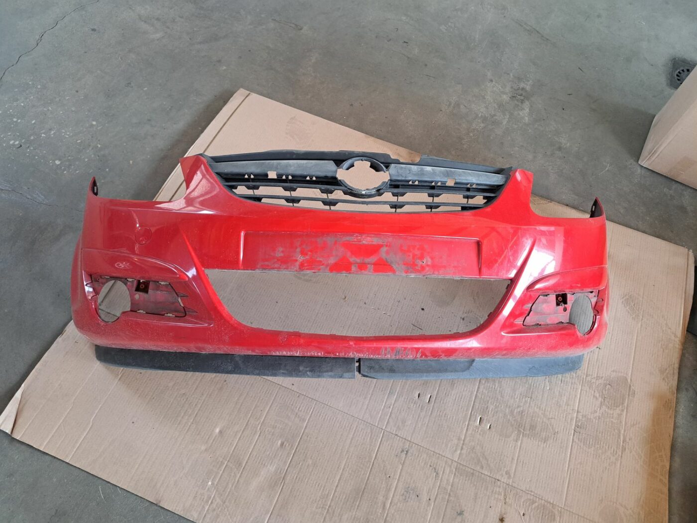 Priekšējais buferis priekš OPEL CORSA 2007 4 Priekšējais buferis priekš OPEL CORSA 2007