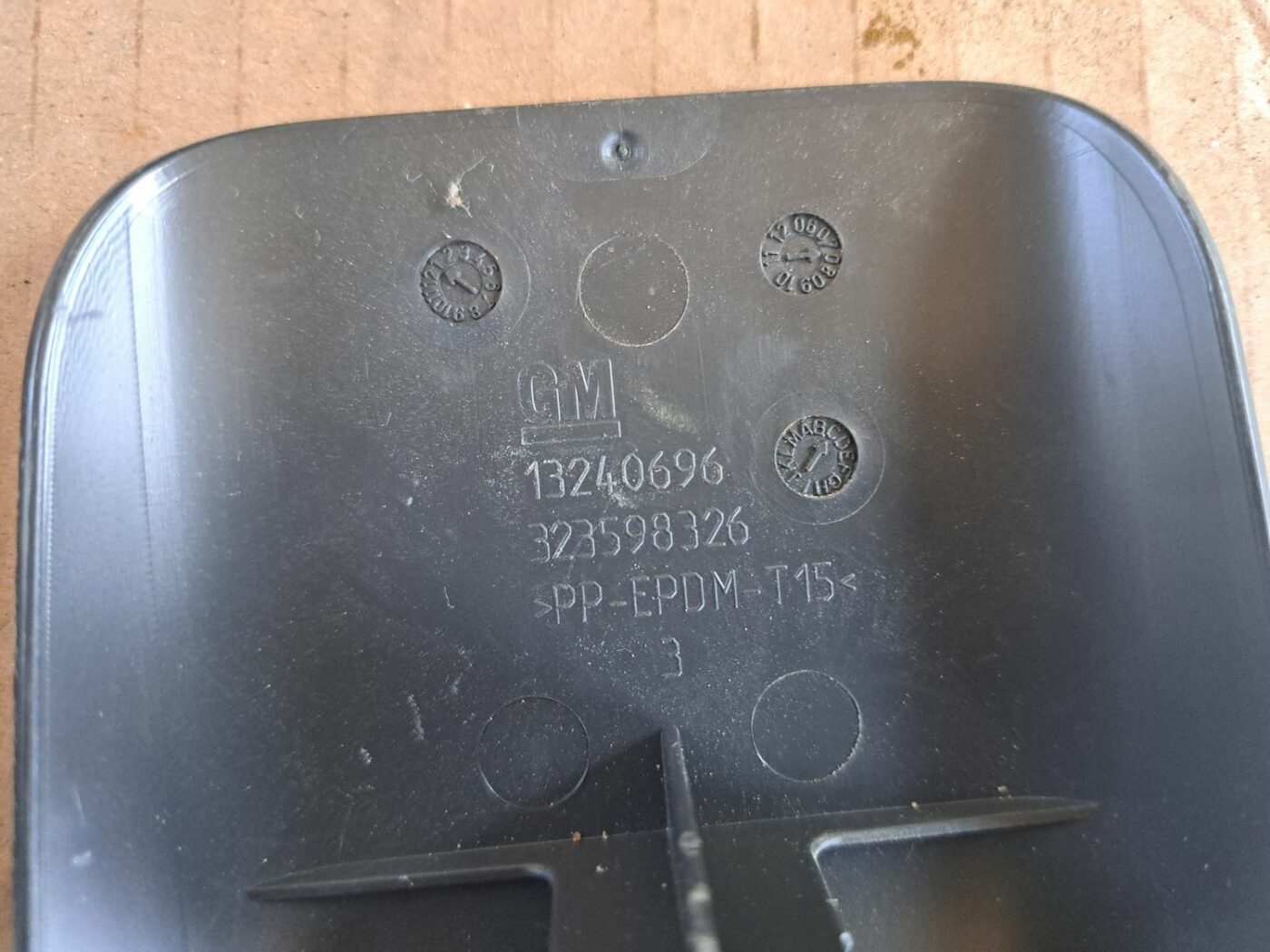 Aizmugurēja sēdekļa atzveltnes plastmasas uzlika priekš OPEL CORSA 2007