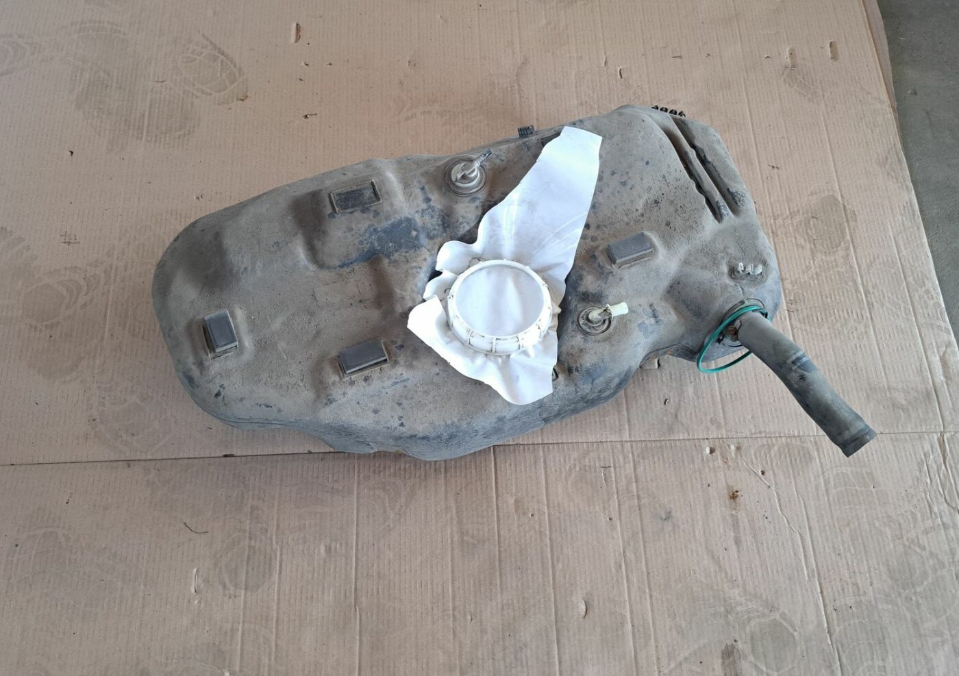 Degvielas tvertne priekš OPEL CORSA 2007 1 Degvielas tvertne priekš OPEL CORSA 2007