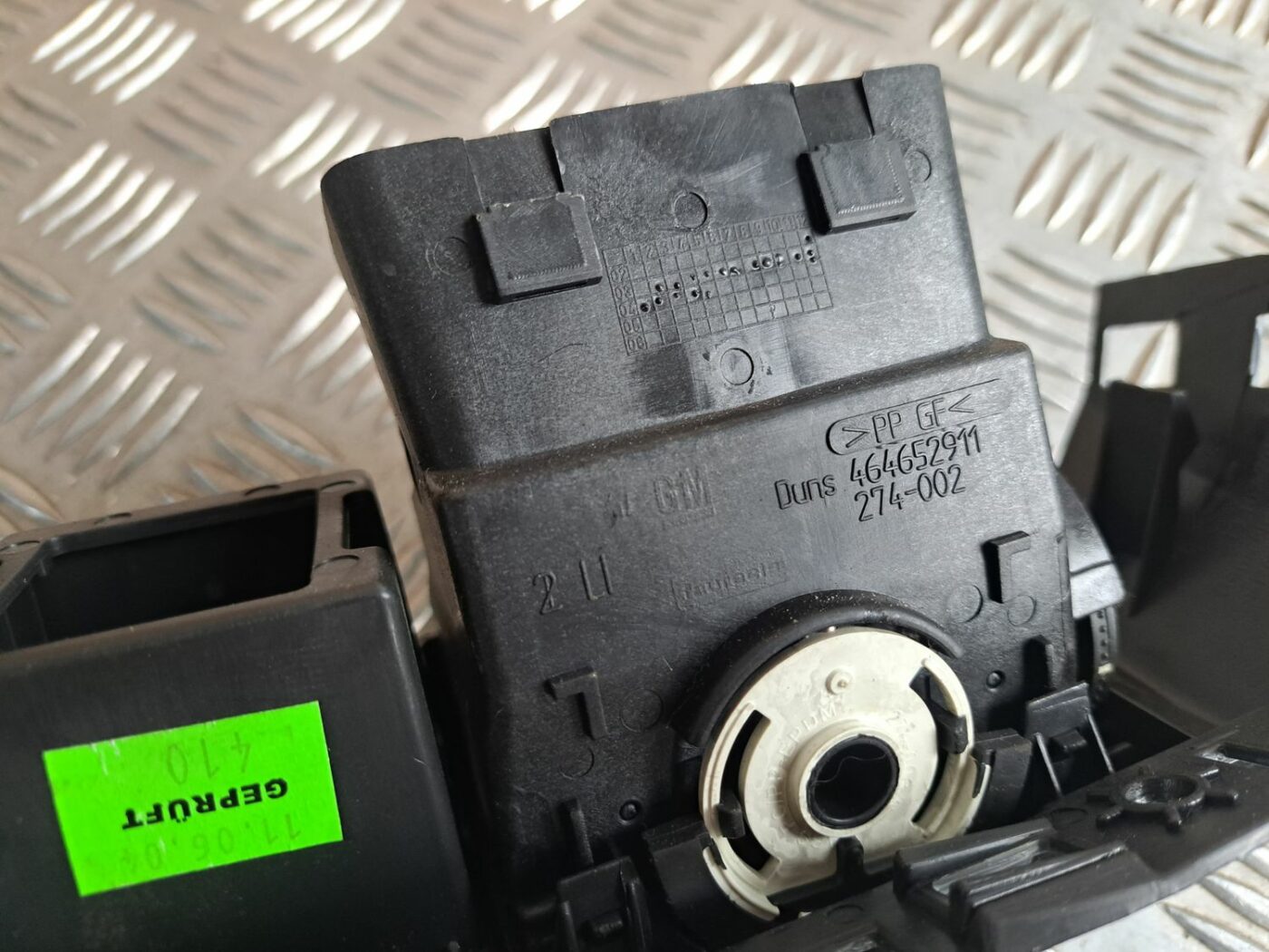 Mērinstrumentu paneļa gaisa vads, centrā priekš OPEL MERIVA 2004 4 Mērinstrumentu paneļa gaisa vads, centrā priekš OPEL MERIVA 2004