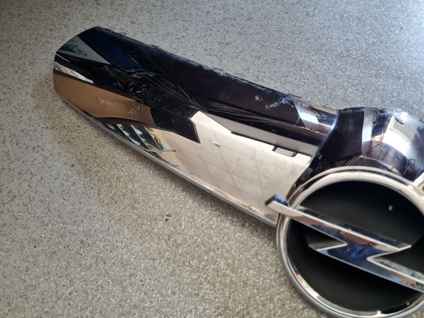 Logotips/Emblema priekš OPEL CORSA 2007 2 Logotips/Emblema priekš OPEL CORSA 2007