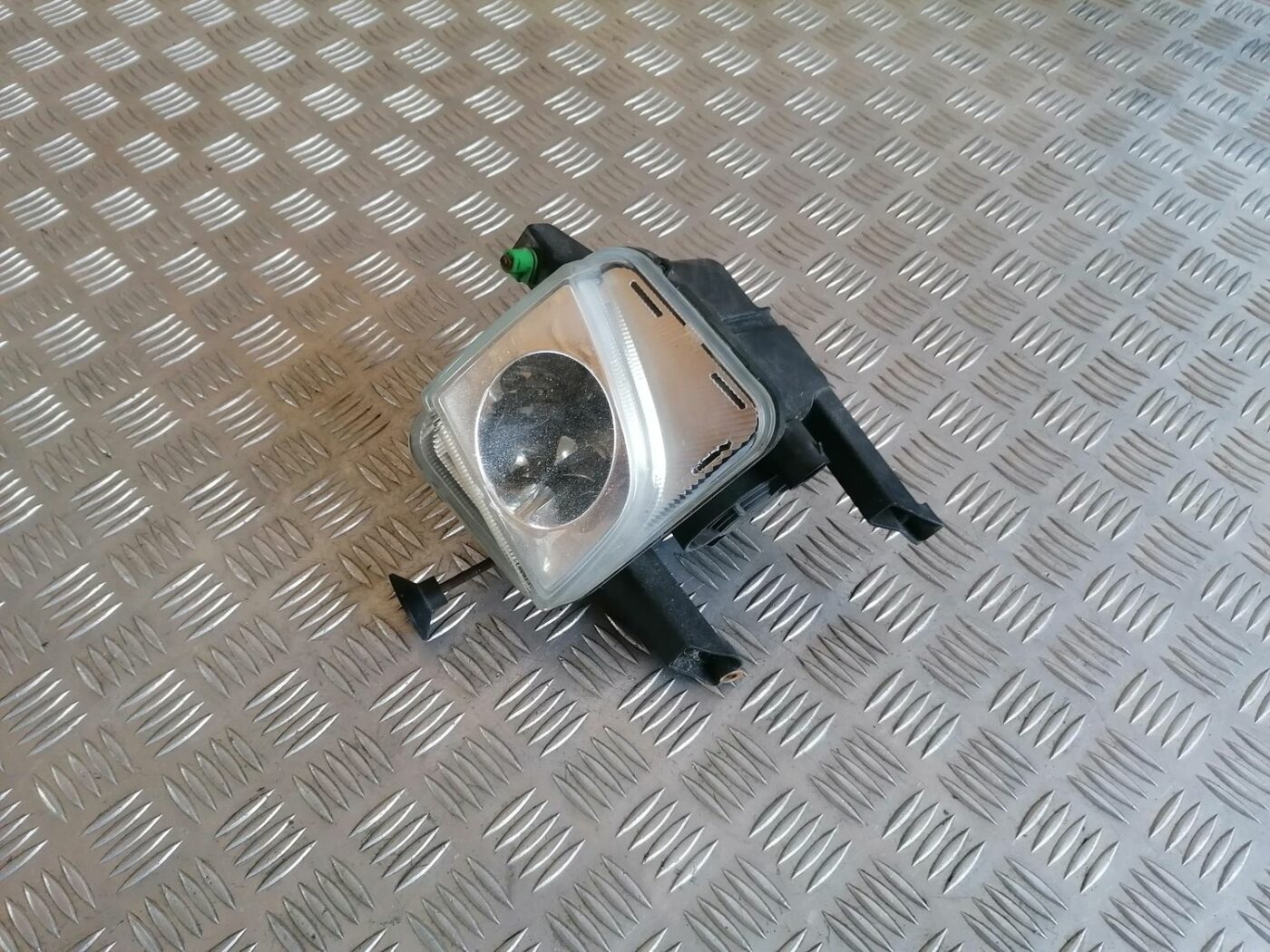 Miglas lukturis priekšā pa kreisi priekš OPEL MERIVA 2004 1 Miglas lukturis priekšā pa kreisi priekš OPEL MERIVA 2004