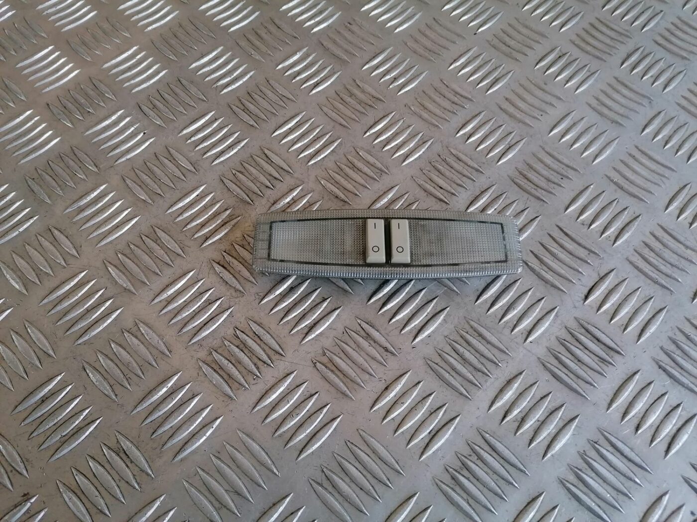 Aizmugurējo sēdvietu apgaismojums priekš OPEL MERIVA 2004