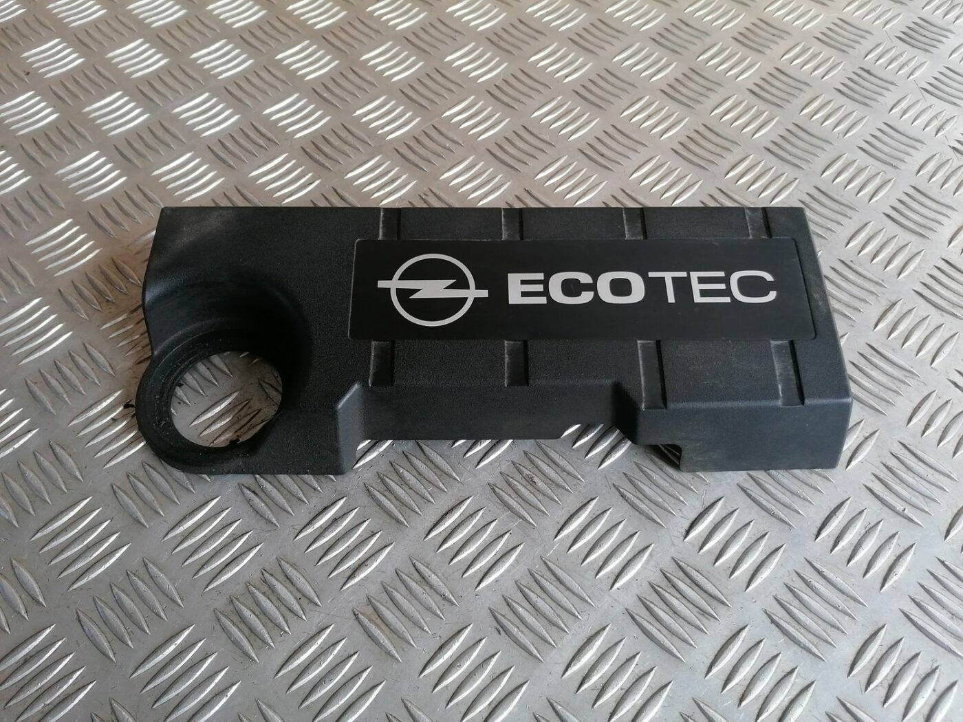 Dzinēja dekoratīvais vāks priekš OPEL MERIVA 2004 2 Dzinēja dekoratīvais vāks priekš OPEL MERIVA 2004