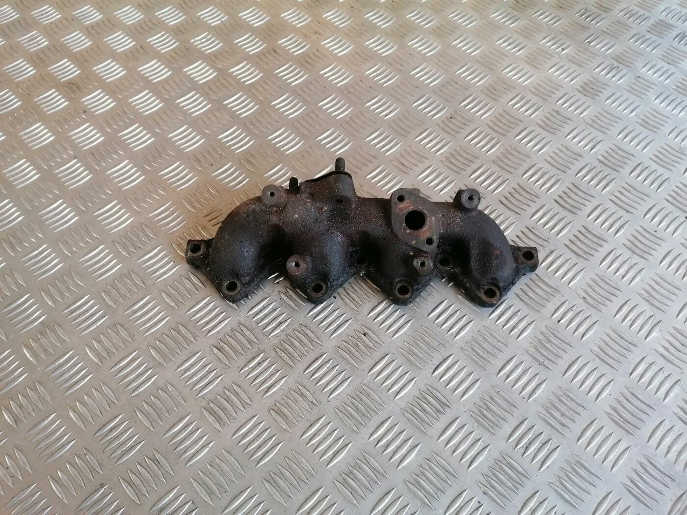 Izplūdes kolektors priekš OPEL MERIVA 2004 1 Izplūdes kolektors priekš OPEL MERIVA 2004