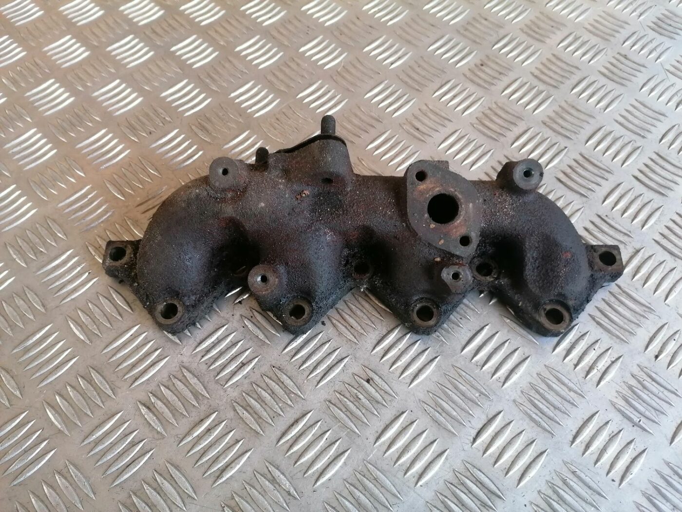 Izplūdes kolektors priekš OPEL MERIVA 2004 2 Izplūdes kolektors priekš OPEL MERIVA 2004