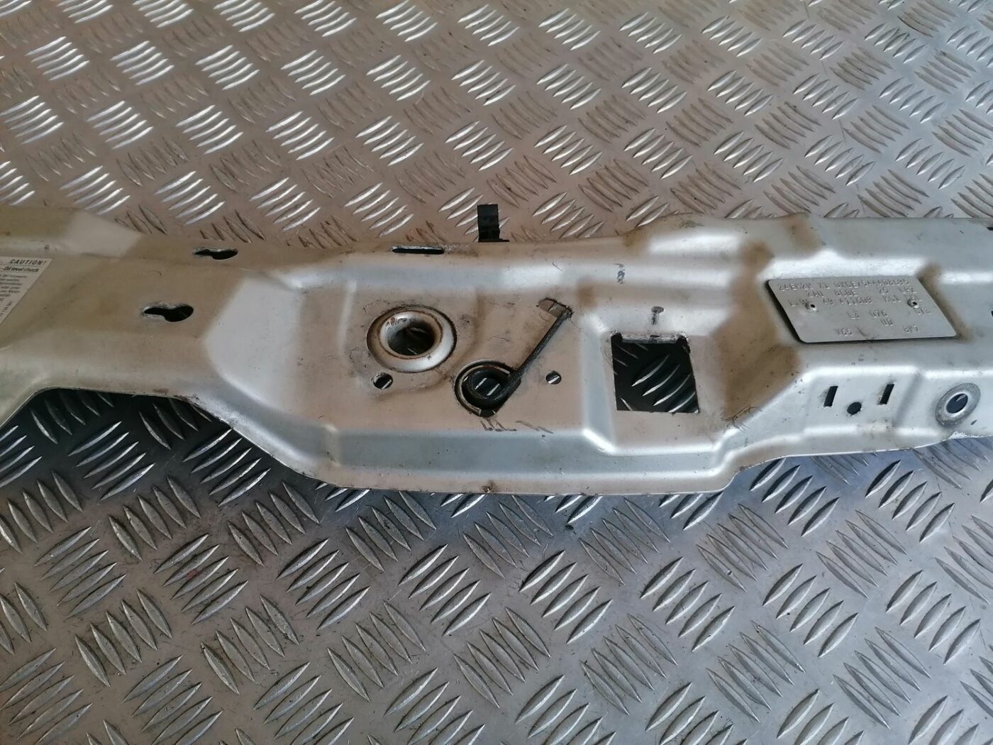 Priekšējā radiatora rāmja augšēja daļa priekš OPEL MERIVA 2004