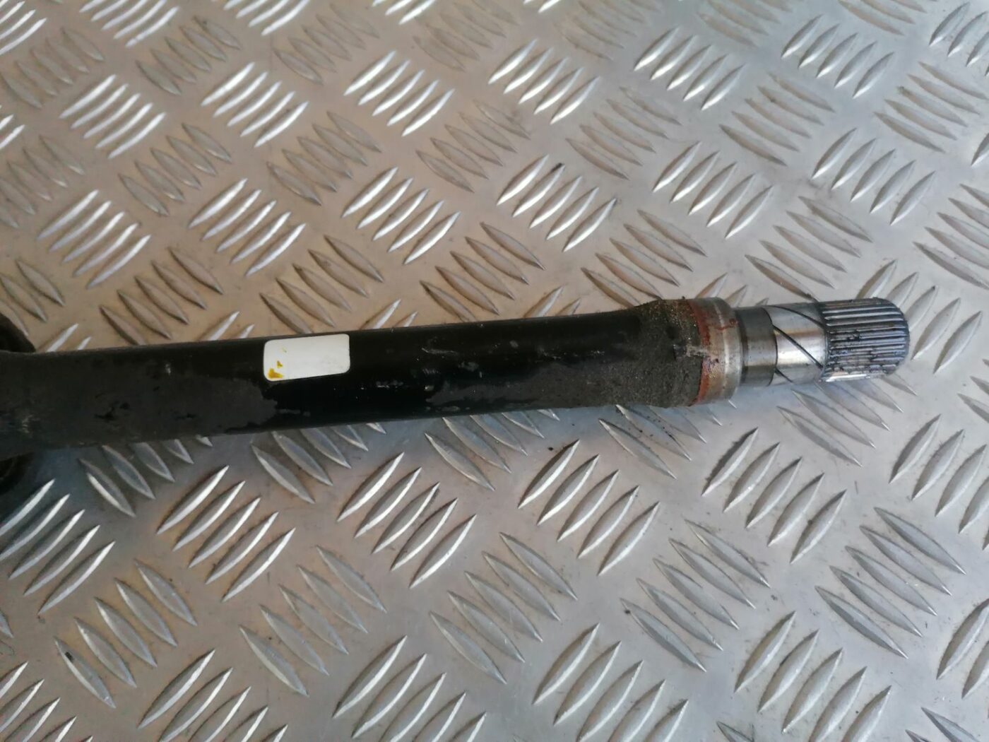 Pusass priekšēja labā priekš OPEL MERIVA 2004 4 Pusass priekšēja labā priekš OPEL MERIVA 2004