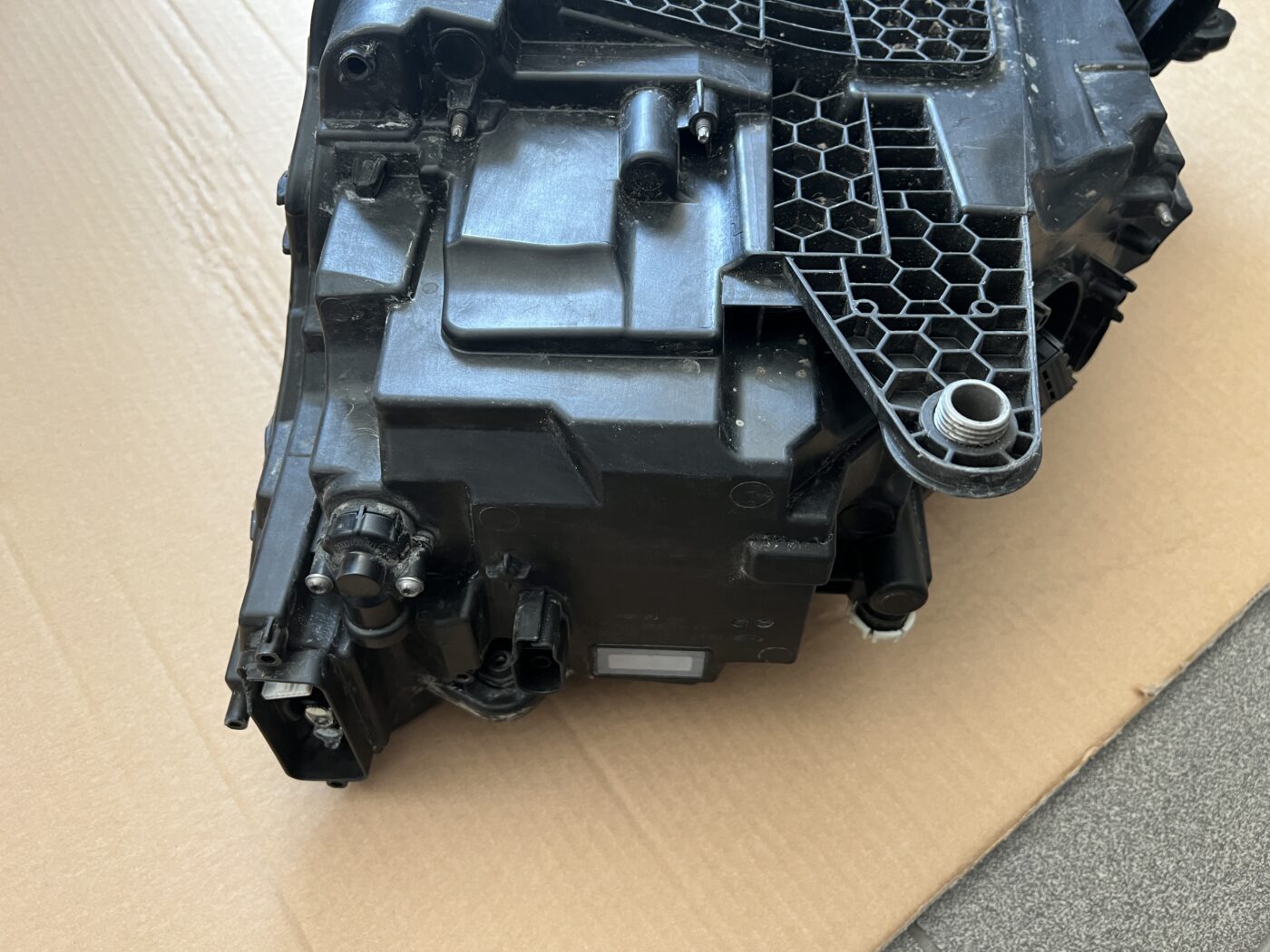 Priekšējais labais lukturis priekš ŠKODA SUPERB 2015-2021