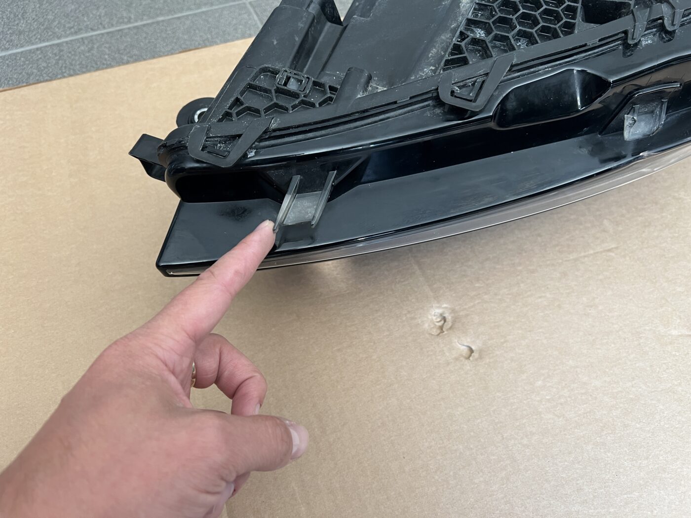 Priekšējais labais lukturis priekš ŠKODA SUPERB 2015-2021