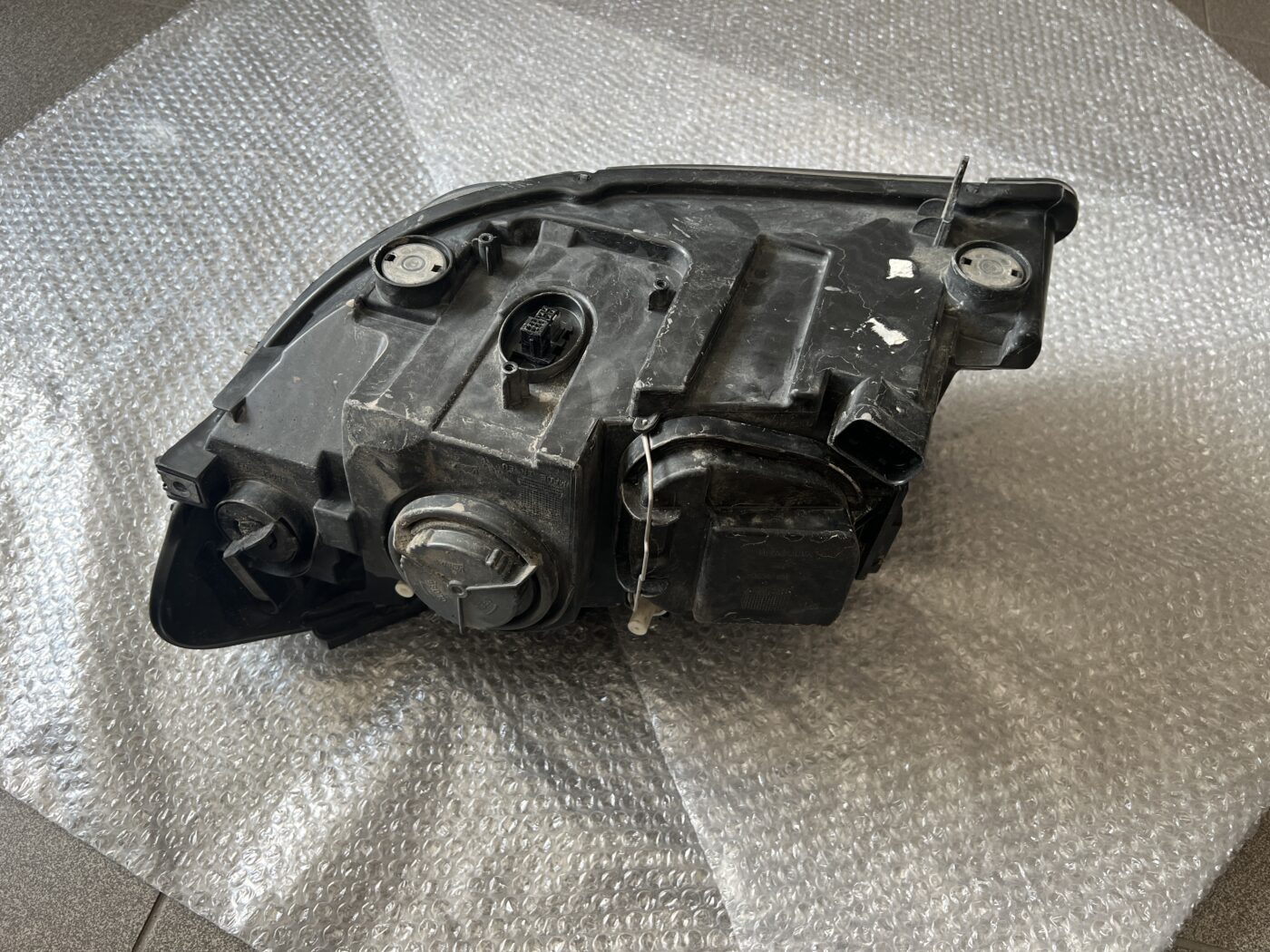 Priekšējais labais lukturis priekš BMW X1 E84 2009-2015 6 Priekšējais labais lukturis priekš BMW X1 E84 2009-2015