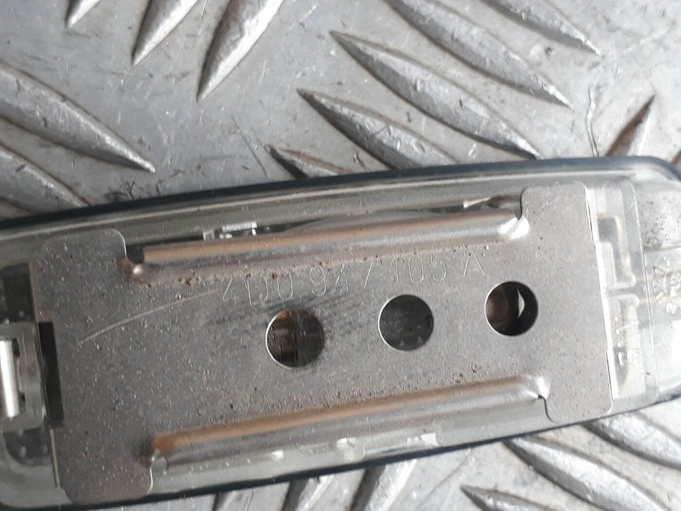 Saules aizsarga apgaismojums priekš AUDI A4 2000 AVANT